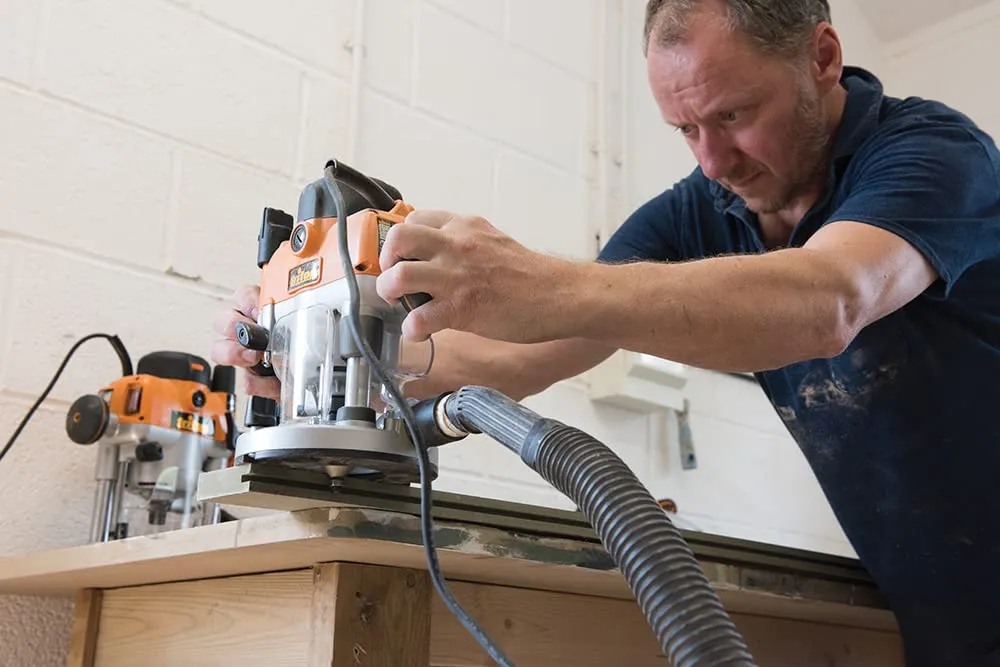 Triton, MOF001 2 1/4 HP Plunge Router - Image 7